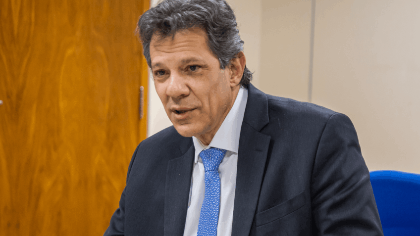 Haddad descarta candidatura em 2026 e reforça foco na agenda econômica de Lula