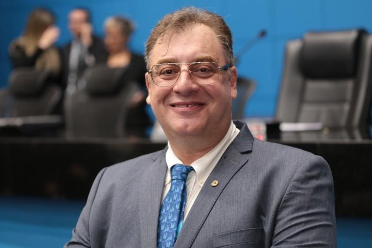 Neno propõe PL para conscientização e prevenção de doenças cardiovasculares em mulheres