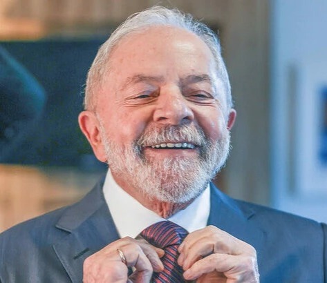 Deputados exigem prestação de contas de móveis de luxo comprados por Lula