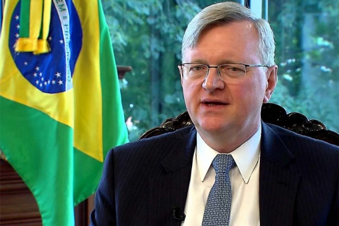 Embaixador do Brasil sai de férias e não recebe Lula em Washington