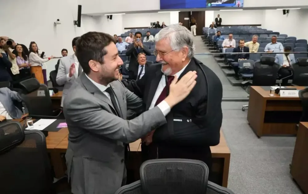 Deputado João Henrique propõe reforma no regimento da Assembleia e desafia PT
