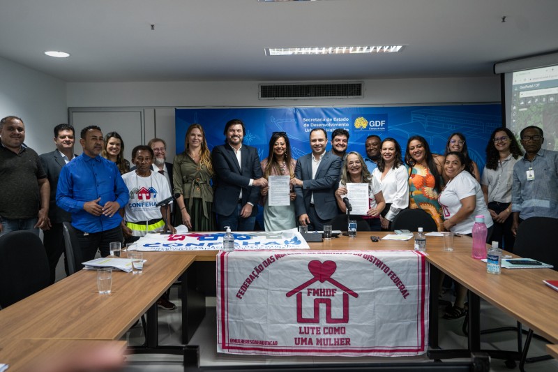 Governo debate habitação popular com movimentos sociais