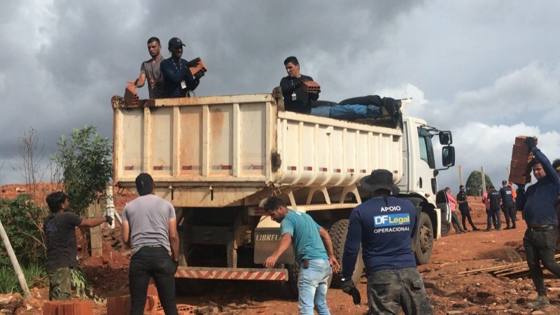 Força-tarefa socorre famílias do Sol Nascente prejudicadas pelas chuvas