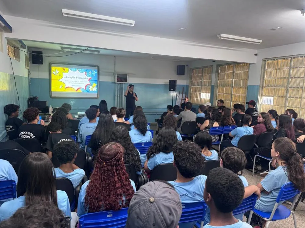 Procon de Campo Grande leva educação financeira a 160 alunos da rede municipal