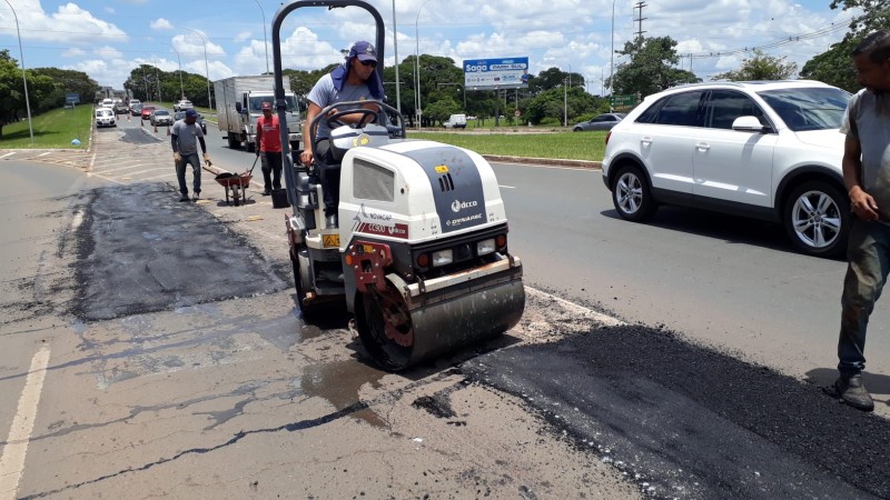 Pistas do SIA são recuperadas com 50 toneladas de massa asfáltica
