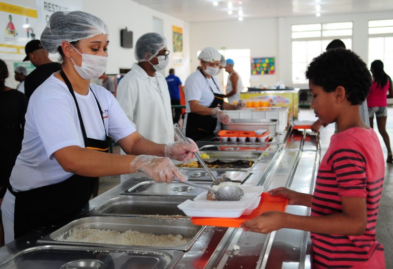 Restaurantes comunitários oferecem dicas de planejamento alimentar