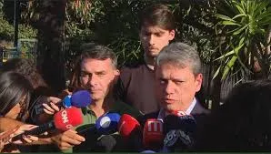 Tarcísio recua e evita bater o martelo sobre candidatura em encontro com Bolsonaro