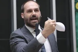 PL se mobiliza para blindar Eduardo Bolsonaro enquanto PT pressiona por cassação