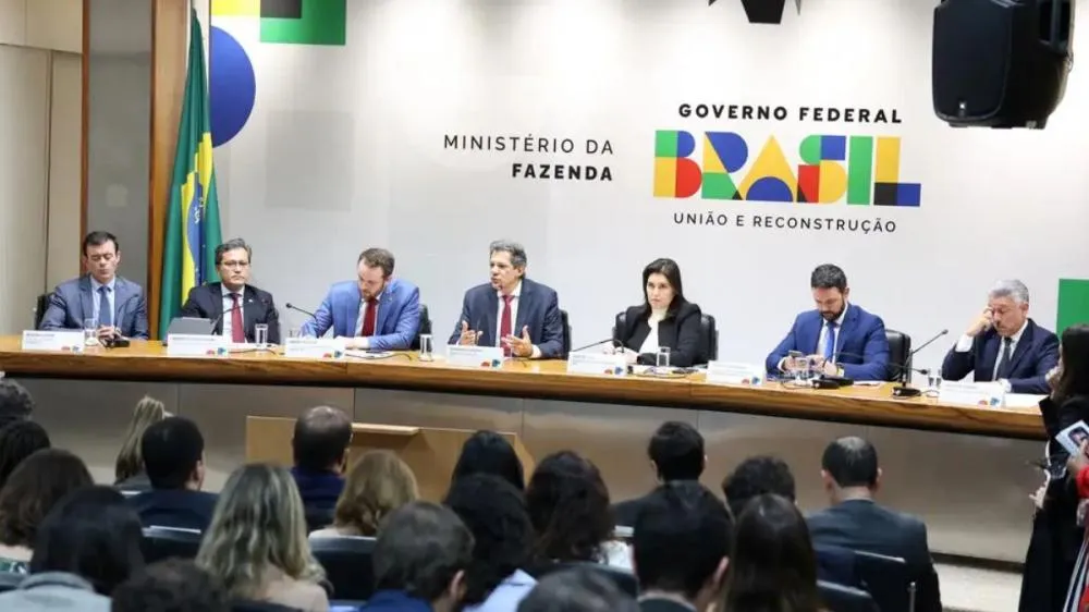 Governo Lula bloqueia R$ 12,1 bilhões e sacrifica Saúde e Cidades