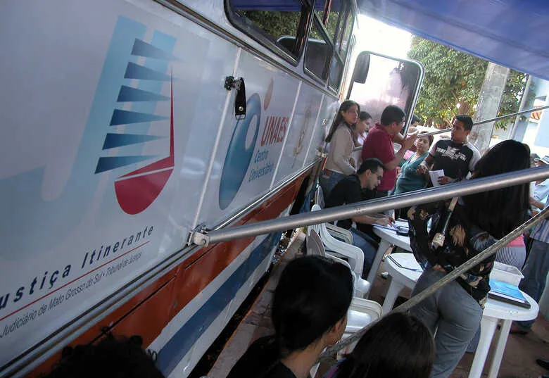 Justiça Itinerante leva serviços gratuitos a oito bairros de Campo Grande