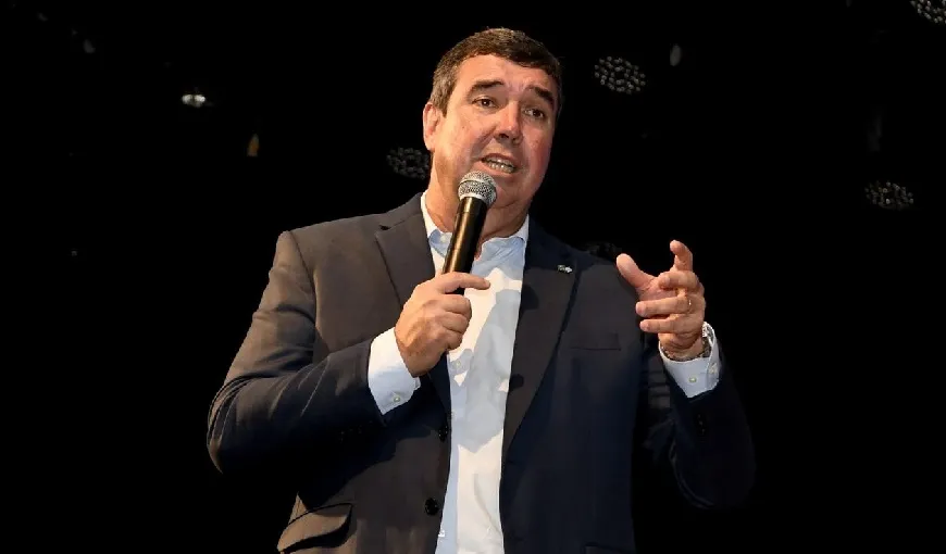 Riedel dispara na frente e consolida favoritismo à reeleição em Mato Grosso do Sul