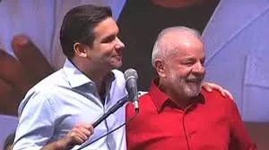 Centrão cobra espaço e Hugo Motta assume papel de articulador na nova ofensiva de Lula no Congresso