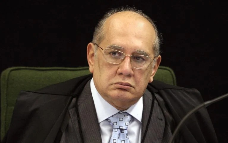 Gilmar Mendes suspende ações contra decreto de Lula sobre armas