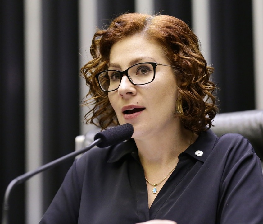 Zambelli tenta contato com Moraes, sem sucesso