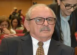 Desembargador afastado recebe R$ 1,6 milhão em supersalários antes de se aposentar