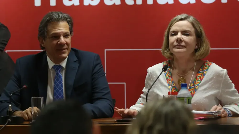 Lula convoca Haddad e Gleisi às pressas em meio a impasse sobre Orçamento e risco fiscal