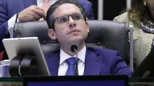 Hugo Motta tenta vender popularidade nas redes enquanto PEC da Blindagem é rejeitada