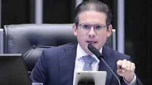 Motta acelera votação de pacote polêmico do governo para repor perdas do IOF