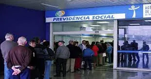 Promessa quebrada: fila do INSS atinge recorde histórico no governo Lula