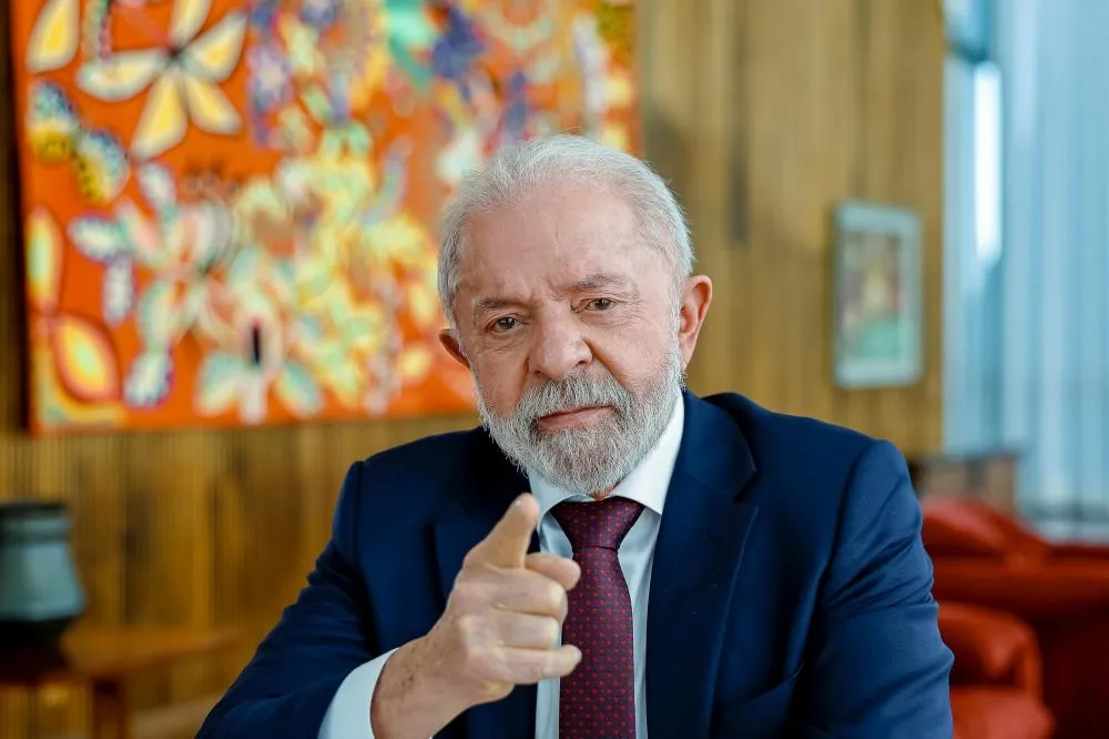 Lula busca acordo com EUA, mas tarifaço e sanções seguem como bomba sobre o Brasil
