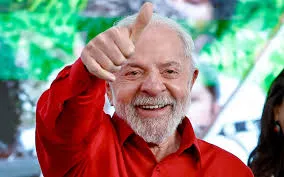 Lula se lança à reeleição, mas escândalos, crise fiscal e oposição feroz ameaçam seu “já ganhou”