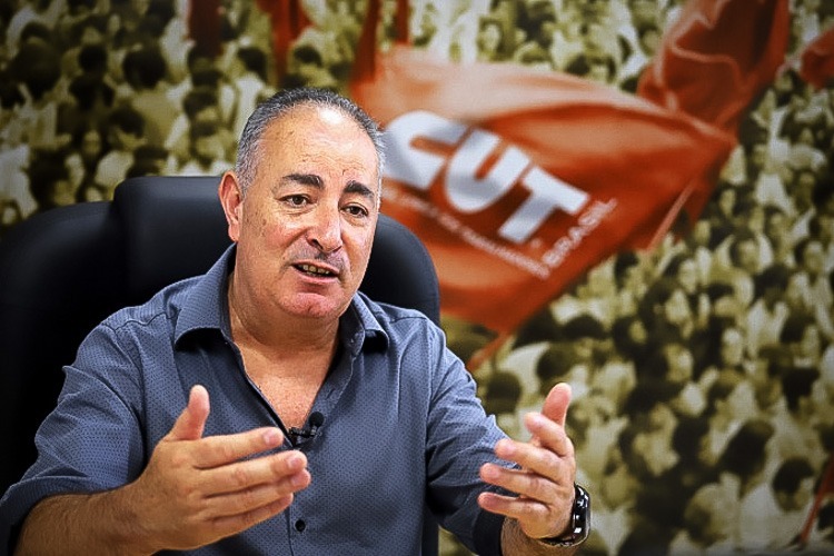 Presidente da CUT critica salário mínimo anunciado por Lula