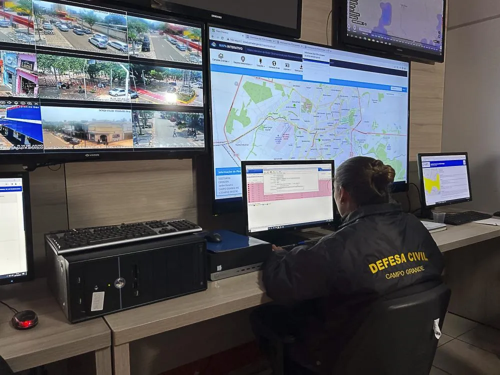 Número 199 da Defesa Civil sai do ar em meio a fortes chuvas em Campo Grand