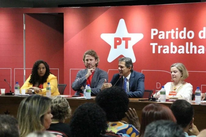 Resolução do PT desperta ira na frente ampla de partidos que elegeram Lula