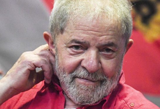 Governo esconde dados da Covid e anuncia fim da divulgação diária