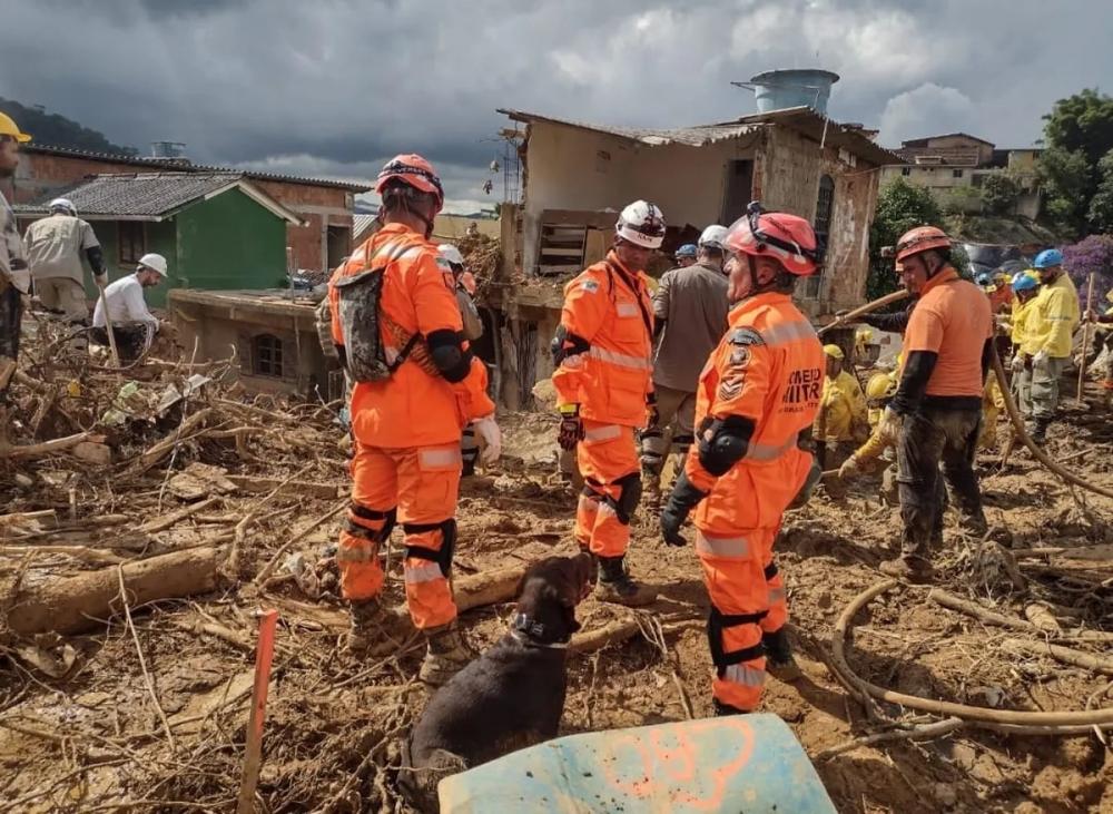 Número de mortos por chuva sobe para 44 vítimas no litoral paulista