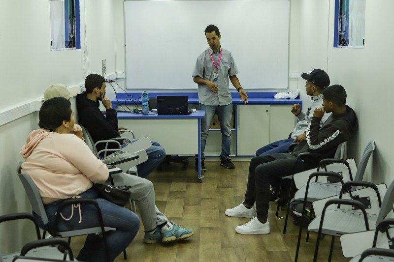Qualifica Paraná vai capacitar 420 alunos em 25 cursos de áreas da indústria