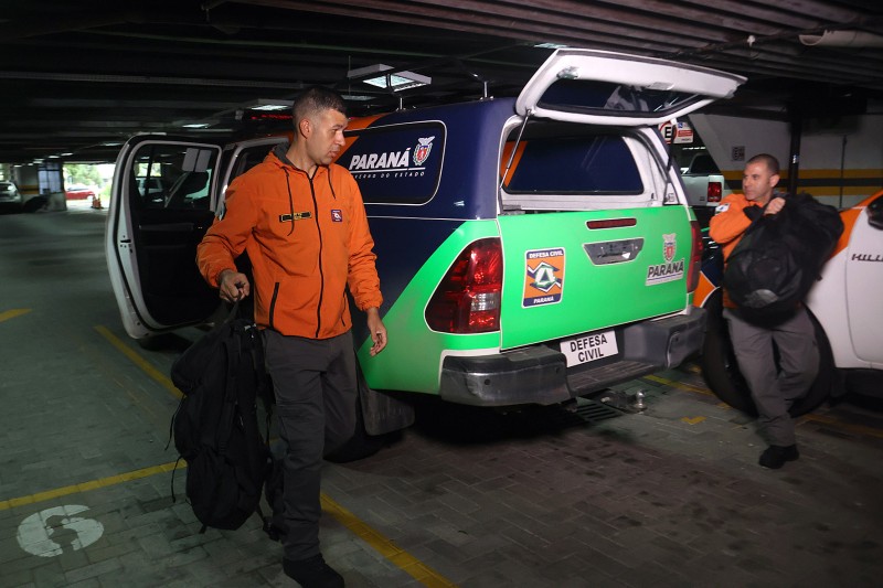 Defesa Civil do Paraná parte para o litoral de São Paulo para auxiliar municípios afetados por desastres
