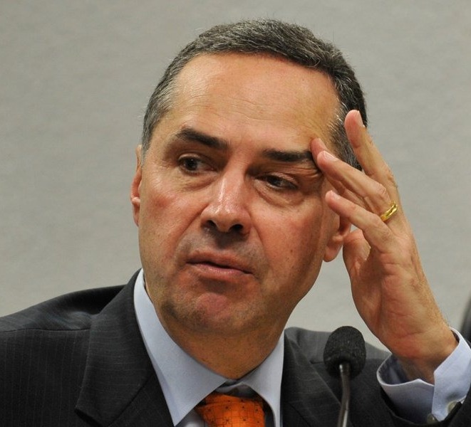 Barroso defende “regulação” e “monitoramento” das mídias e diz que não é “censura”