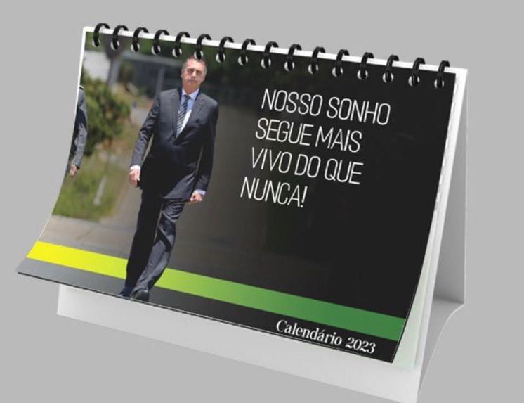 Eduardo Bolsonaro lança produtos do ex-presidente em 