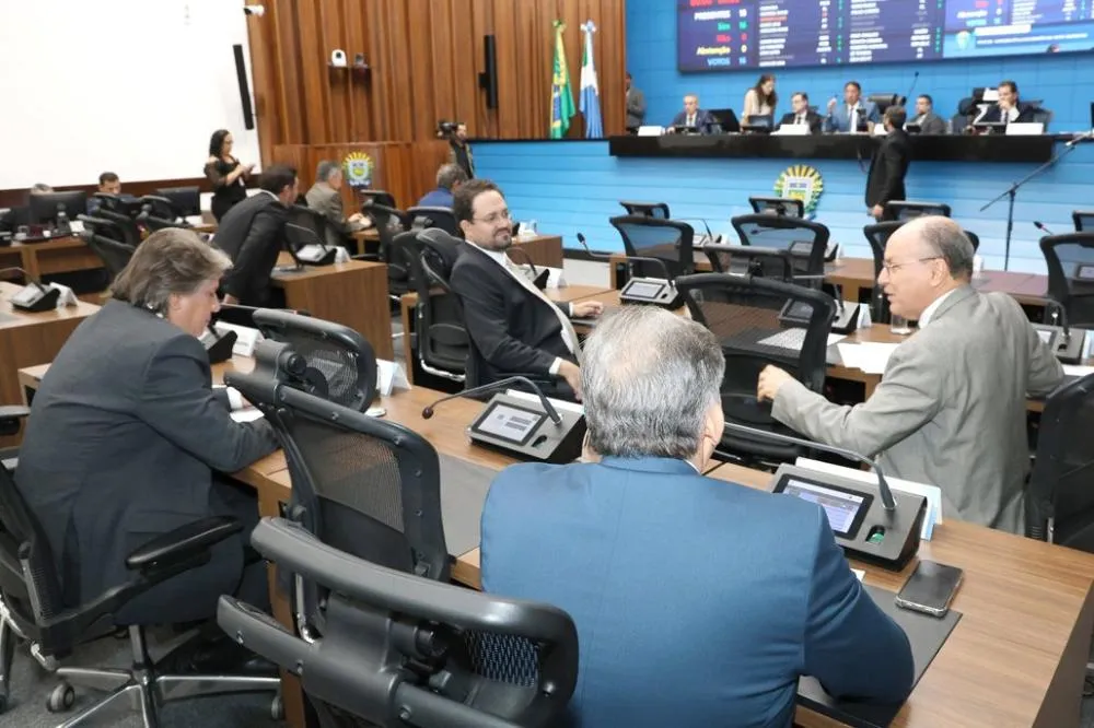 Entre proteção social e suspeitas de irregularidades: vereadores e deputados de MS intensificam atuação e ampliam debates