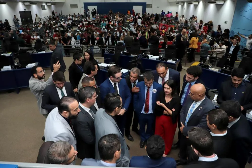 Câmara de Campo Grande aprova projetos polêmicos, enfrenta protestos e define prioridades bilionárias para a cidade
