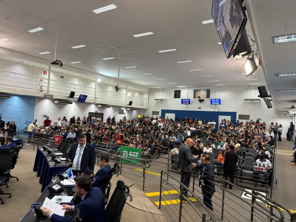 Câmara de Campo Grande trava em meio à polêmica: saúde, pressão política e divisão adiam votação decisiva