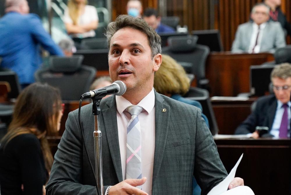 Deputado federal propõe mudar regras de voos da FAB