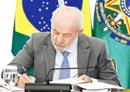 Lula reage ao derretimento nas pesquisas e lança pacote bilionário contra o crime em meio ao medo da violência