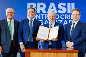 Em desespero após queda de popularidade, Lula dispara pacotes bilionários e tenta apagar impostos criados pelo próprio governo