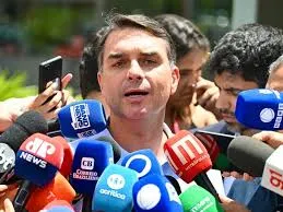 Exploração política de áudio derruba Flávio nas pesquisas mesmo sem qualquer ilegalidade