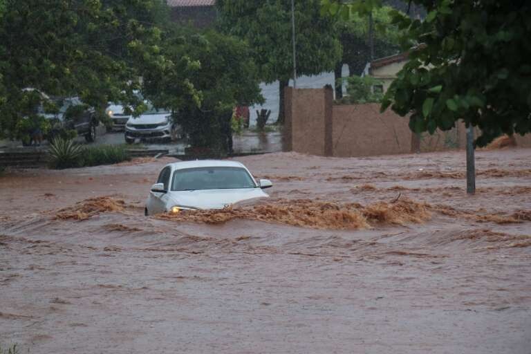 Dourados registra fevereiro como o mês mais chuvoso da história com alagamentos