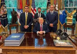 Flávio transforma encontro com Trump em vitrine internacional e eleva tom contra o crime organizado