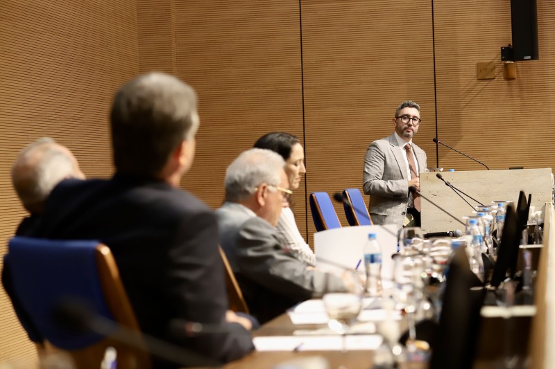 Paraná apresenta proposta de modelo de concessão do Canal da Galheta a advogados e juristas