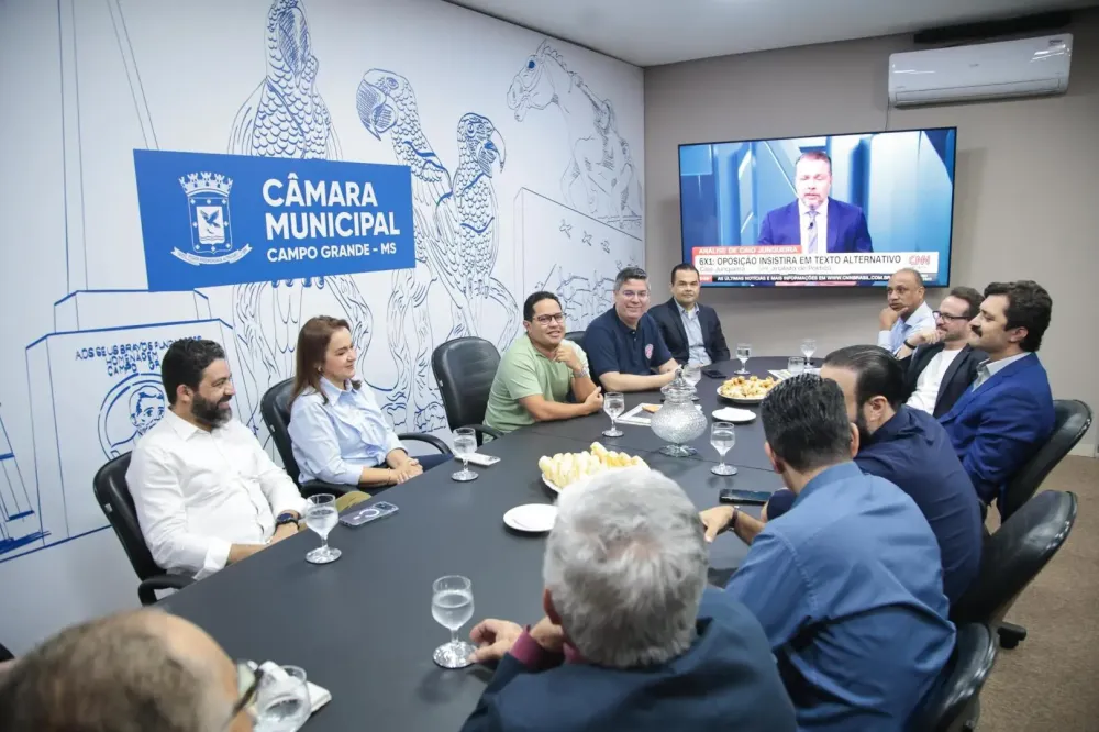 Adriane aproxima Câmara, lança mutirão de R$ 60 milhões na Saúde e vereadores aprovam pacote de projetos em Campo Grande