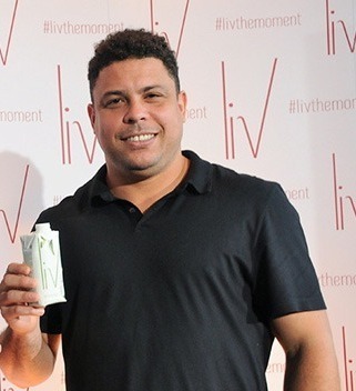 Justiça bloqueia contas de Ronaldo Fenômeno por dívida de R$ 964 mil