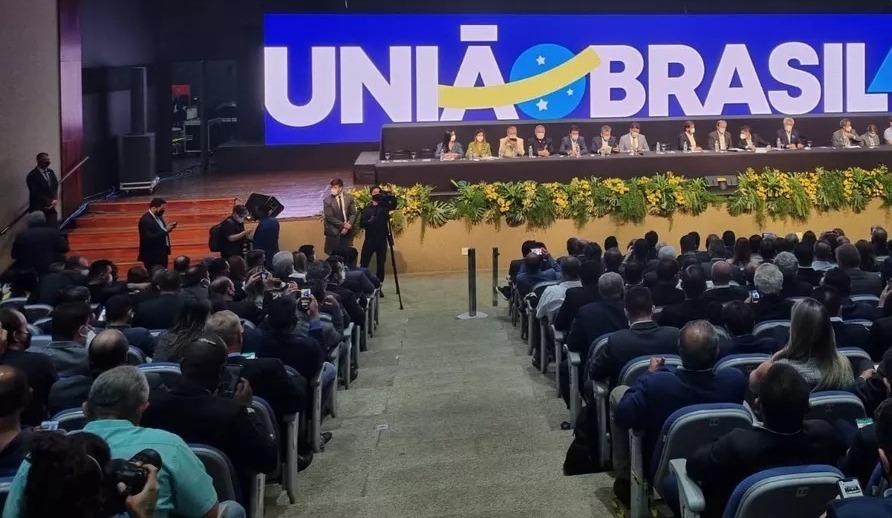 União Brasil trai Lula com 28 assinaturas no requerimento da CPMI