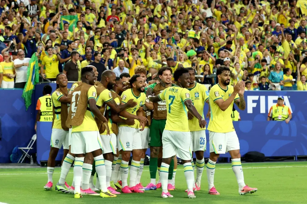 Vini Jr. dá show, Neymar retorna e Brasil avança com moral para o mata-mata da Copa