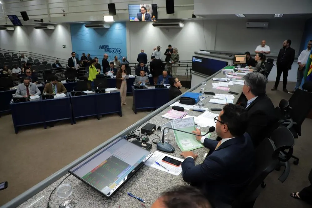 Câmara libera R$ 5,2 milhões para habitação e mantém vetos a projetos sobre TEA e uso do termo “gratuito”