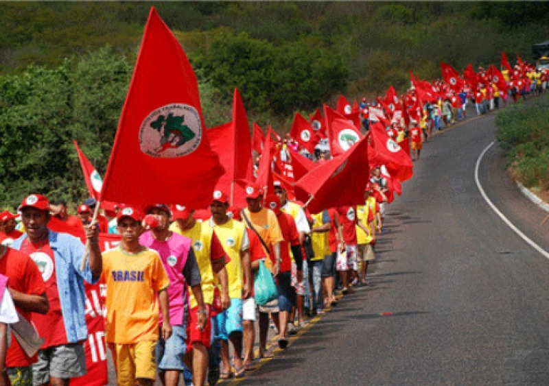 Abril: Movimento Sem Terra planeja invasões em fazendas em todo país